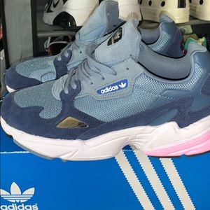 Adidas Falcon, Women’s 8